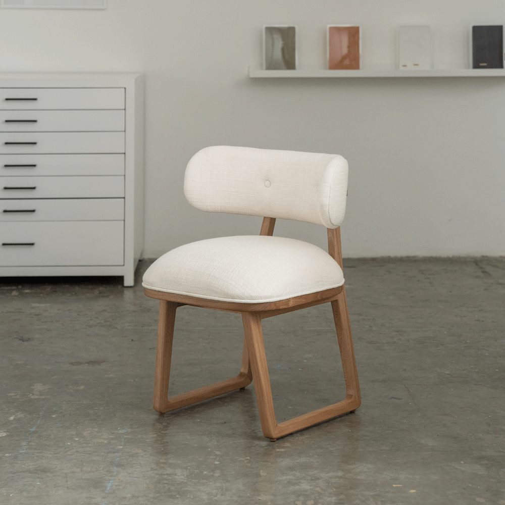 Uma chair